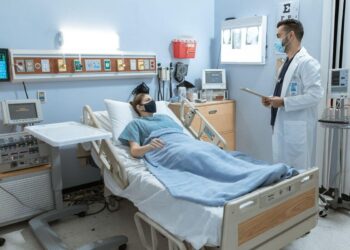 The Future of Healthcare: How AI and Data Analytics Are Transforming Patient Outcomes